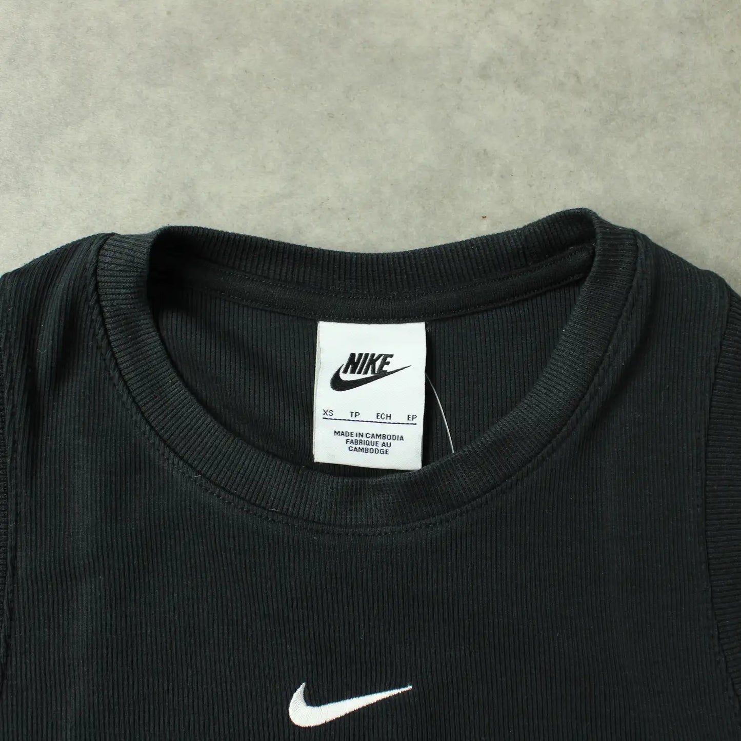 Nike Sleeveless Top – Black (Woman-XS)