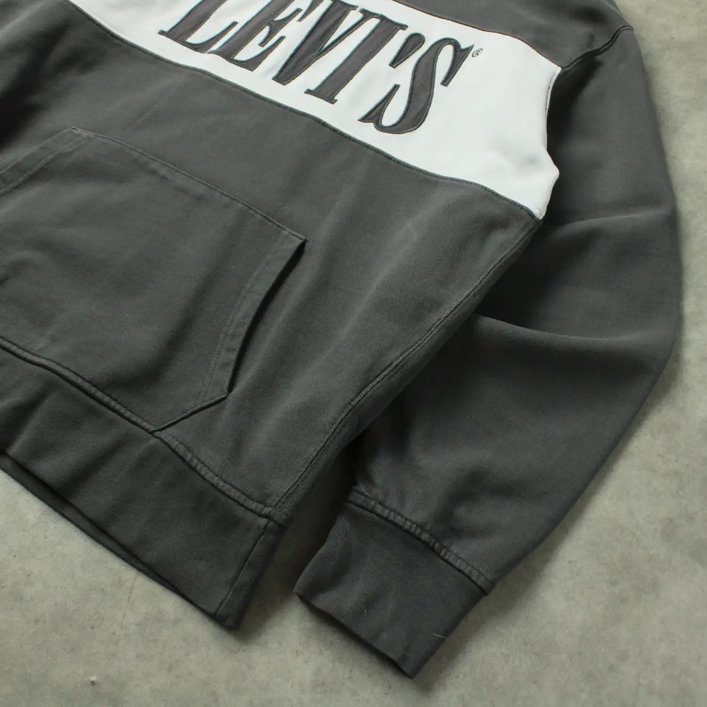 Levi’s Embroidered Hoodie – Grey/White (Man-M)