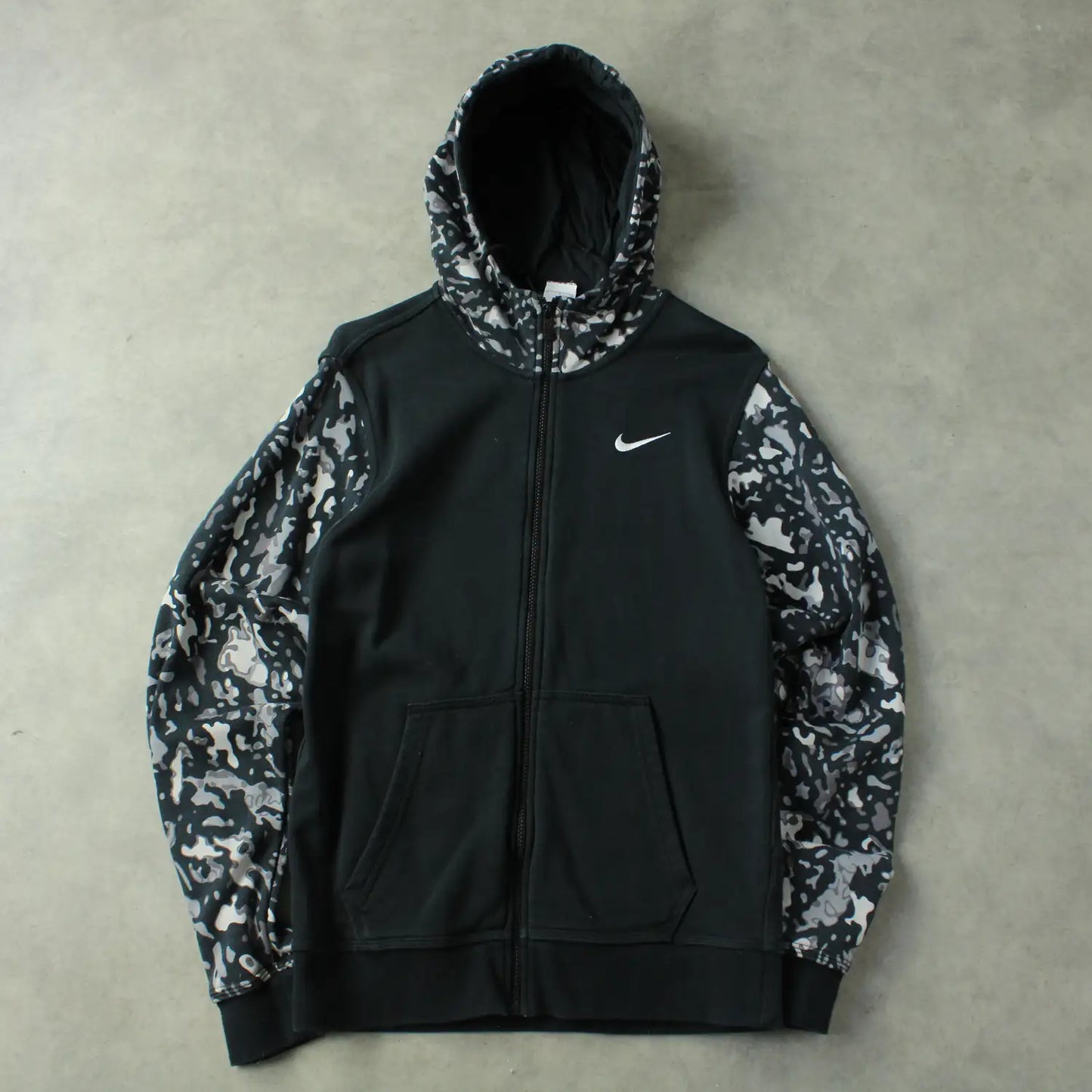 Nike Club Fleece Zip Hoodie – Black-Camo (Man-S)