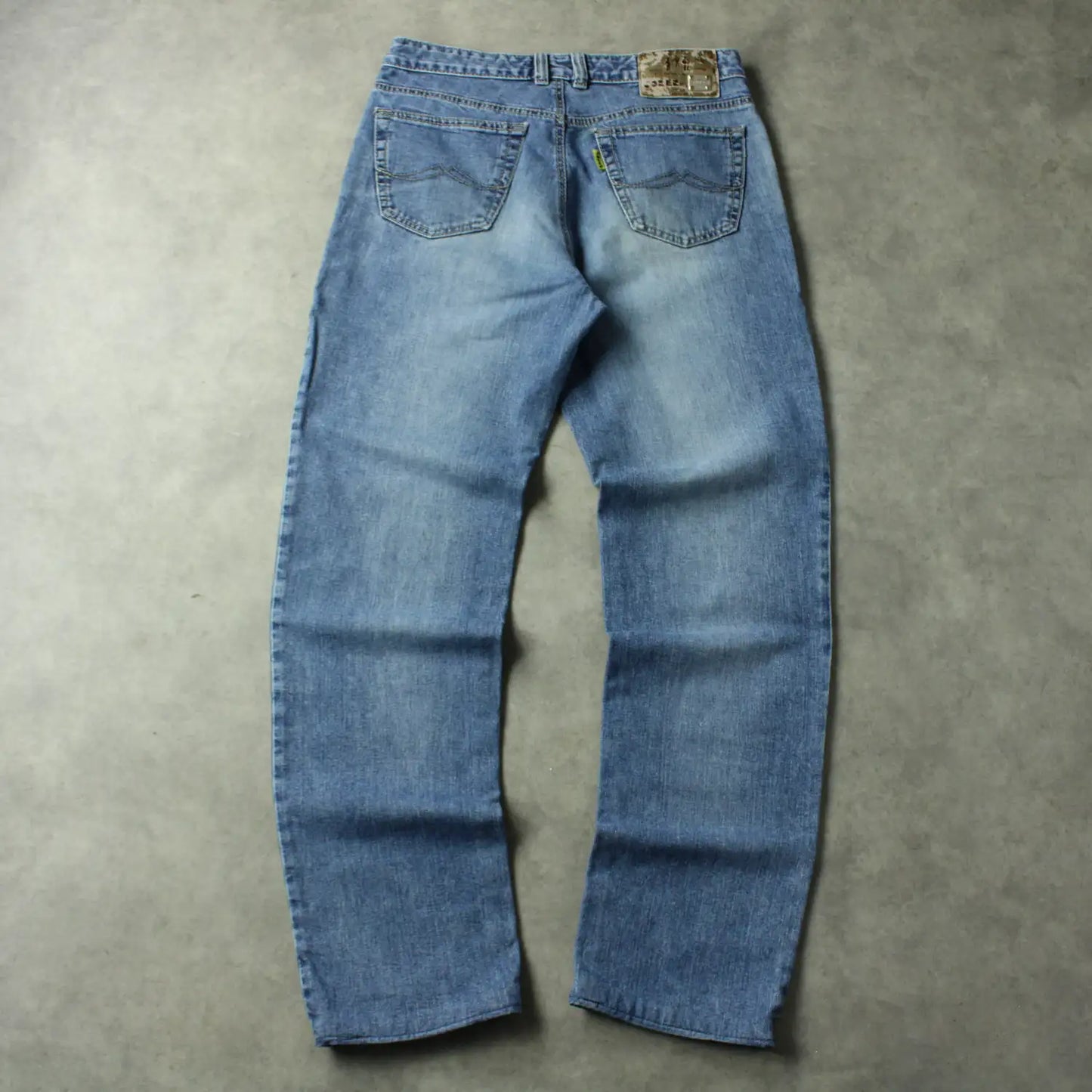 Joker Classic Fit Jeans – Mid Blue Vintage Wash (Man-W32)