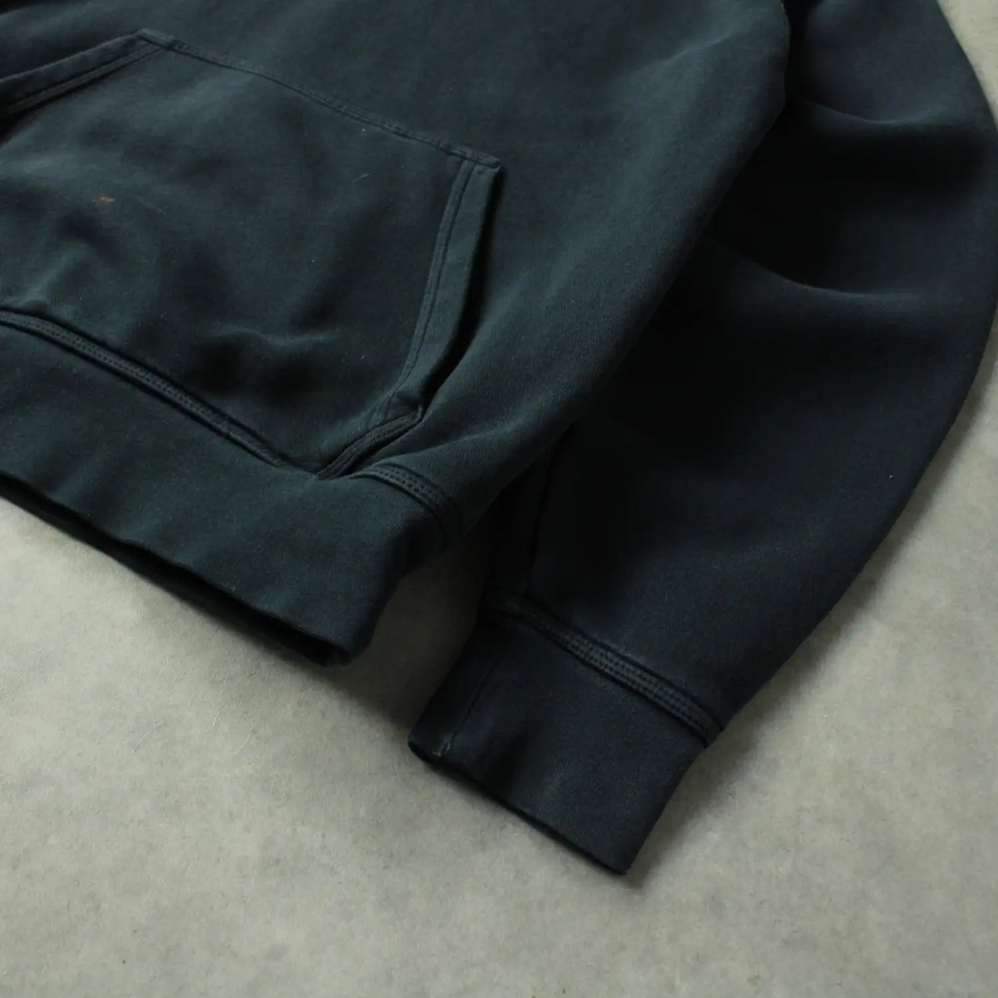 Nike Embroidered Logo Hoodie – Black (Man-S)