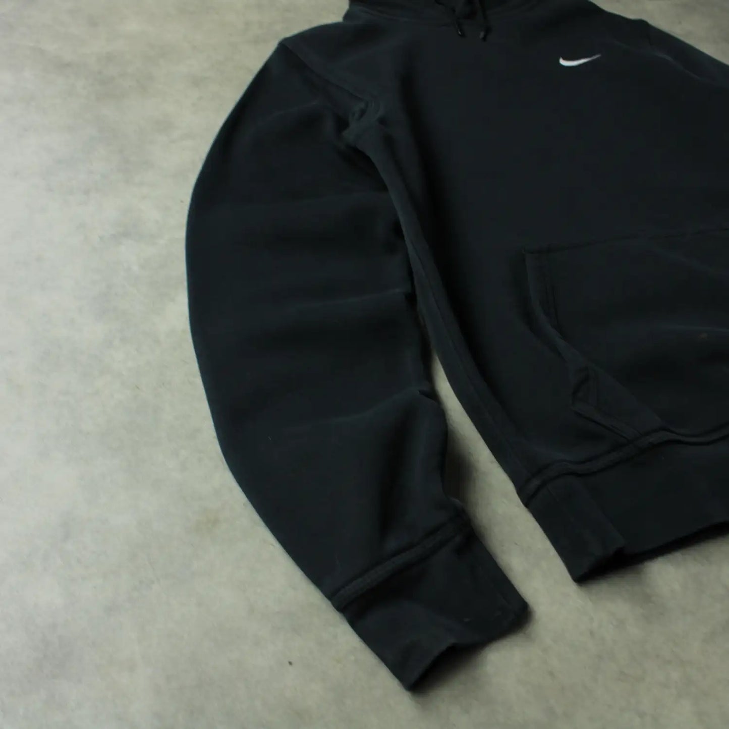 Nike Embroidered Logo Hoodie – Black (Man-S)