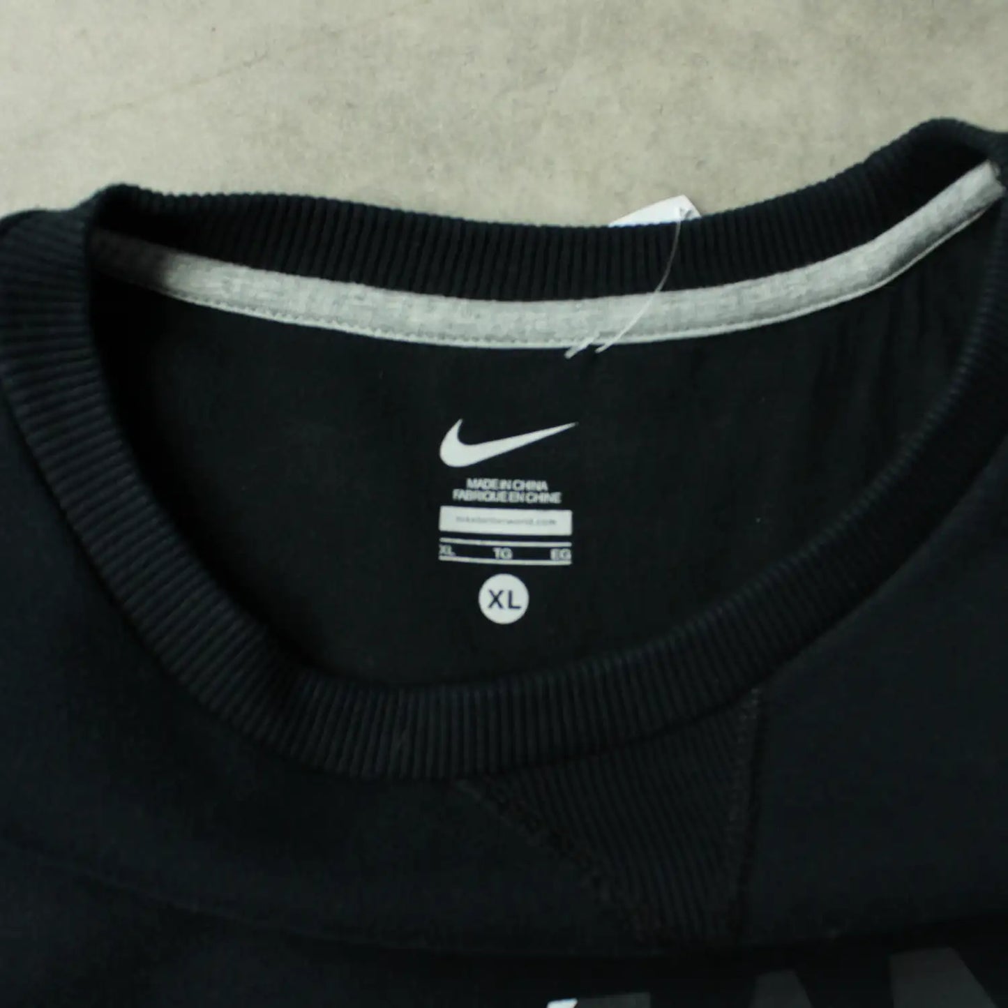 Nike Manchester United Graphic Sweatshirt – Black (Man-XL)