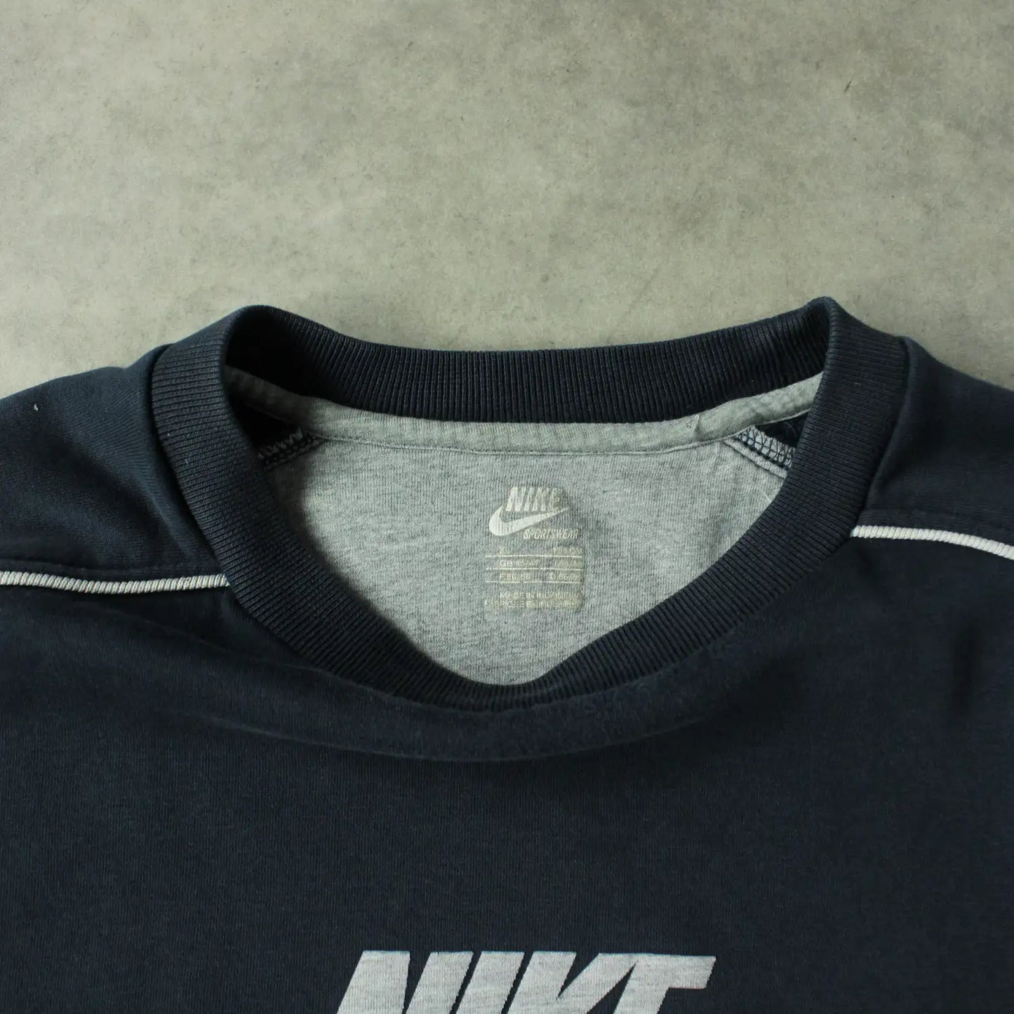 Nike Swoosh Logo Sweatshirt – Black (Man-XL)