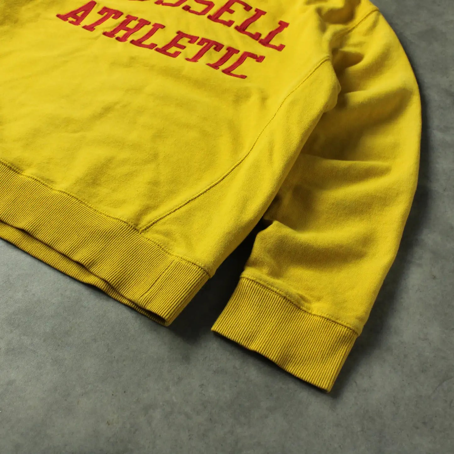 Russell Athletic Embroidered Crewneck Sweatshirt – Yellow (Man-M)