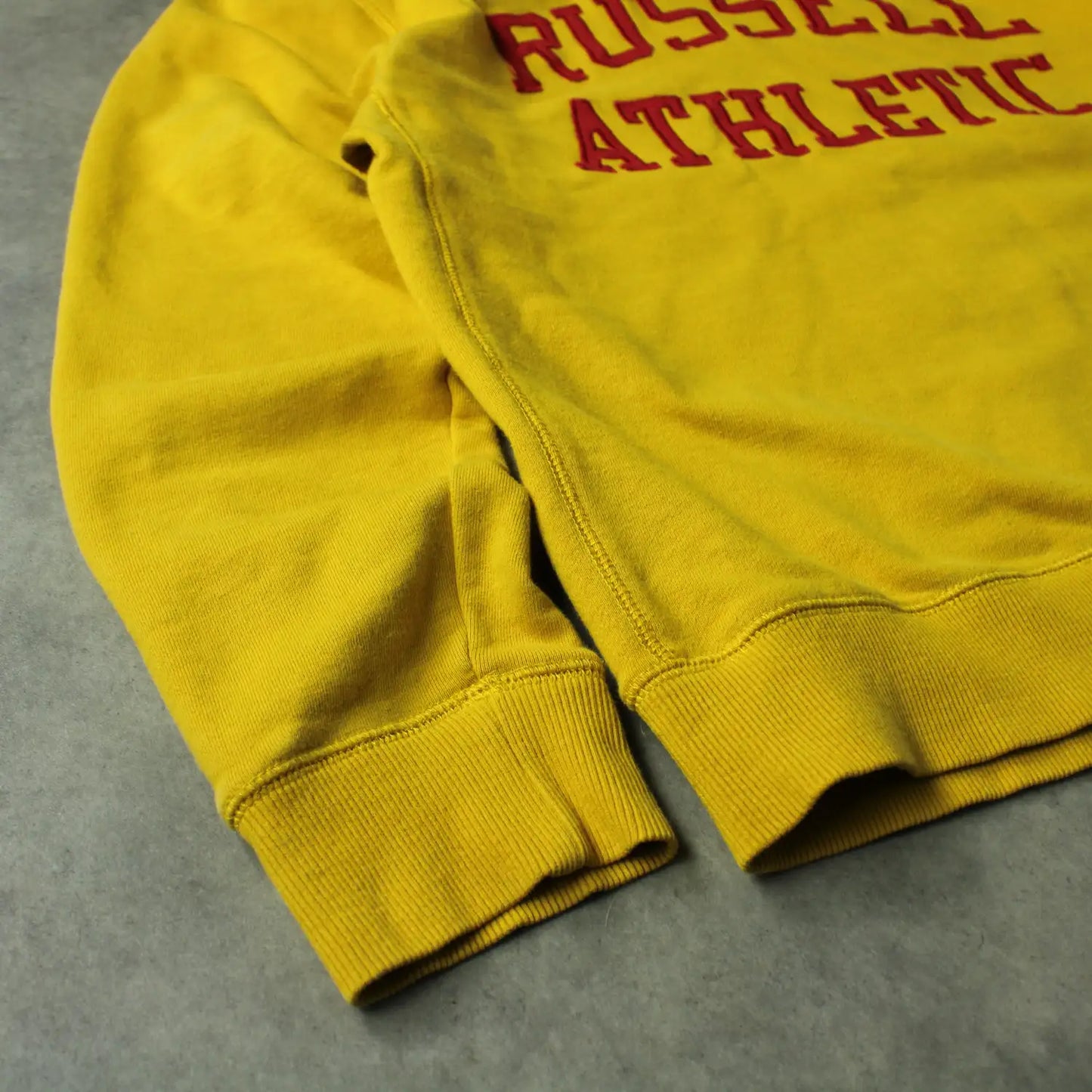 Russell Athletic Embroidered Crewneck Sweatshirt – Yellow (Man-M)
