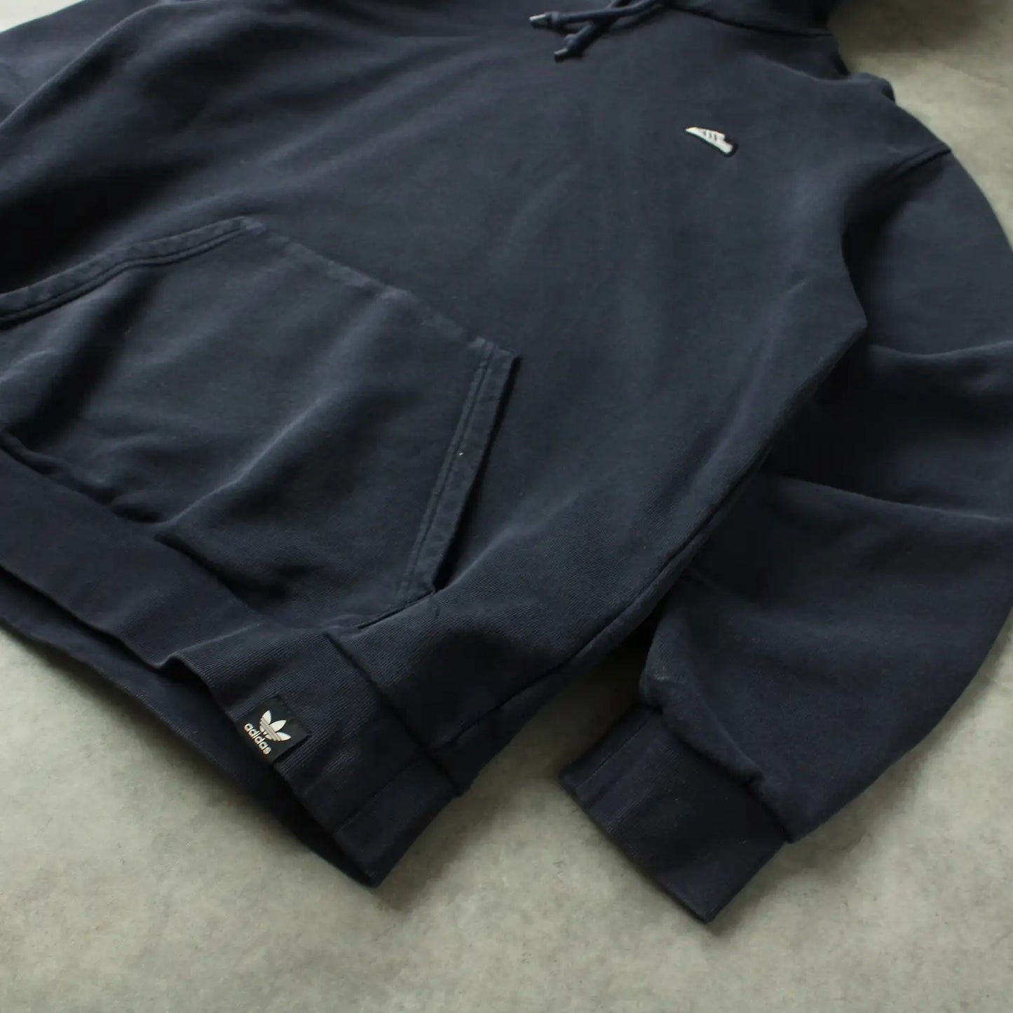 Adidas Embroidered Hoodie – Black (Man-M)