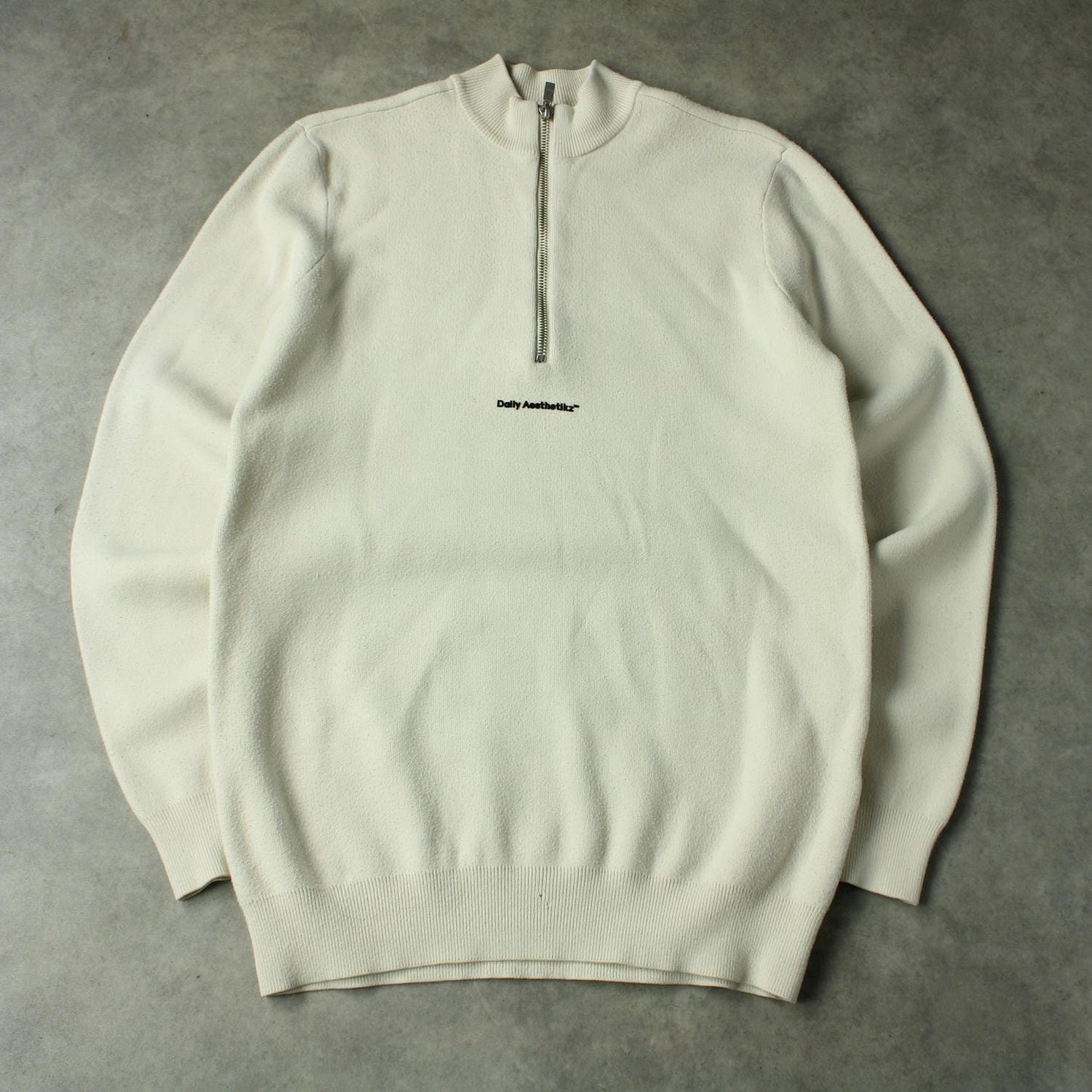 Daily Aesthetikz Minimal Half Zip Knit Sweater – Cream (Man-S)