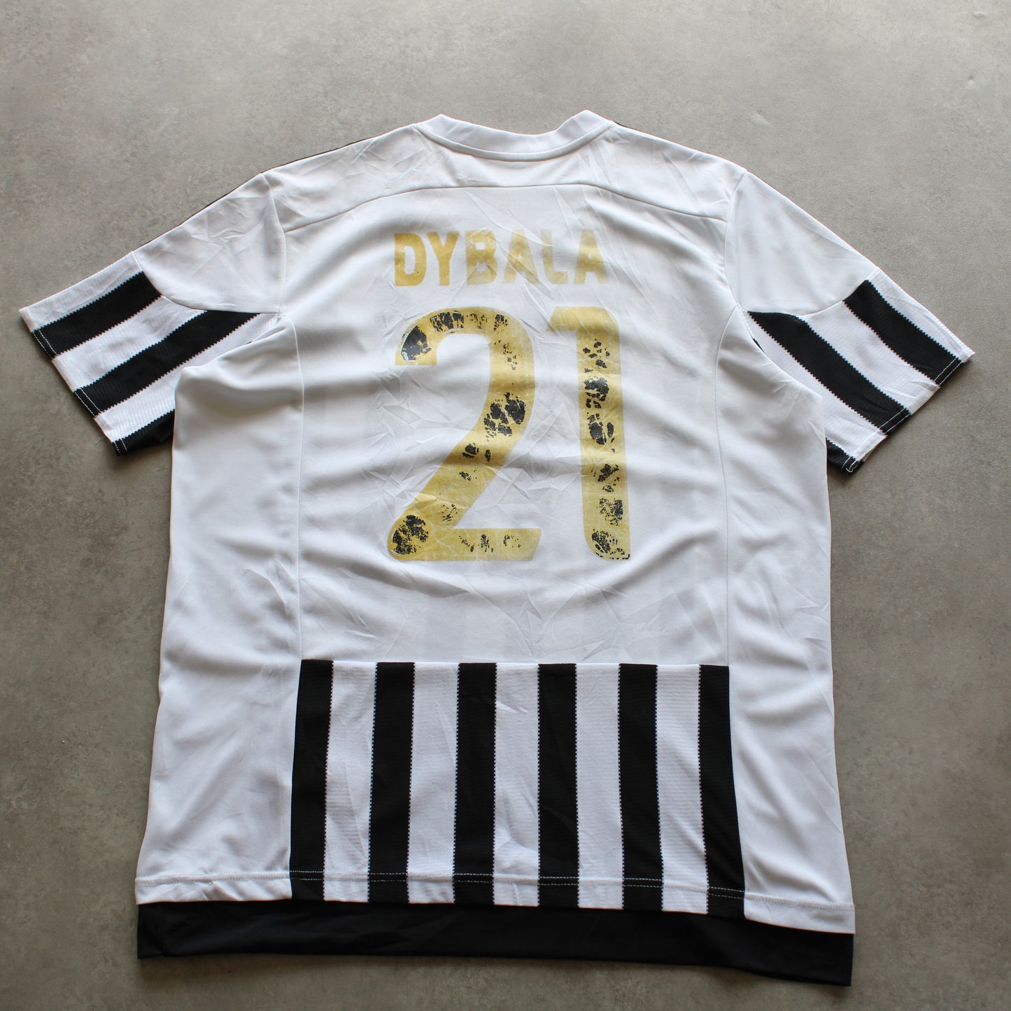 Adidas Juventus Embrioed Football Jersey (Man-XL) [SPOTTED]
