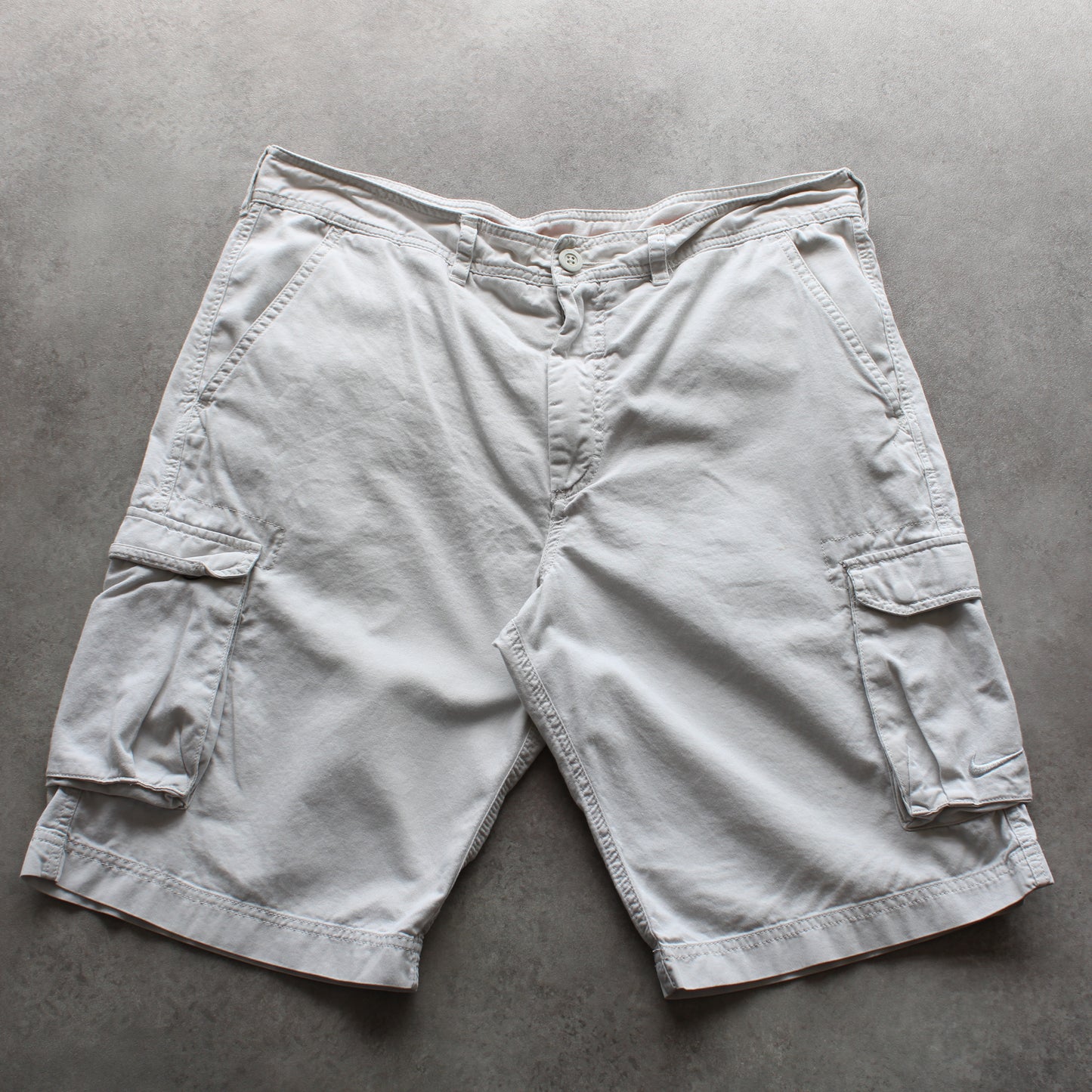 Nike Cargo Shorts (Man-W34)