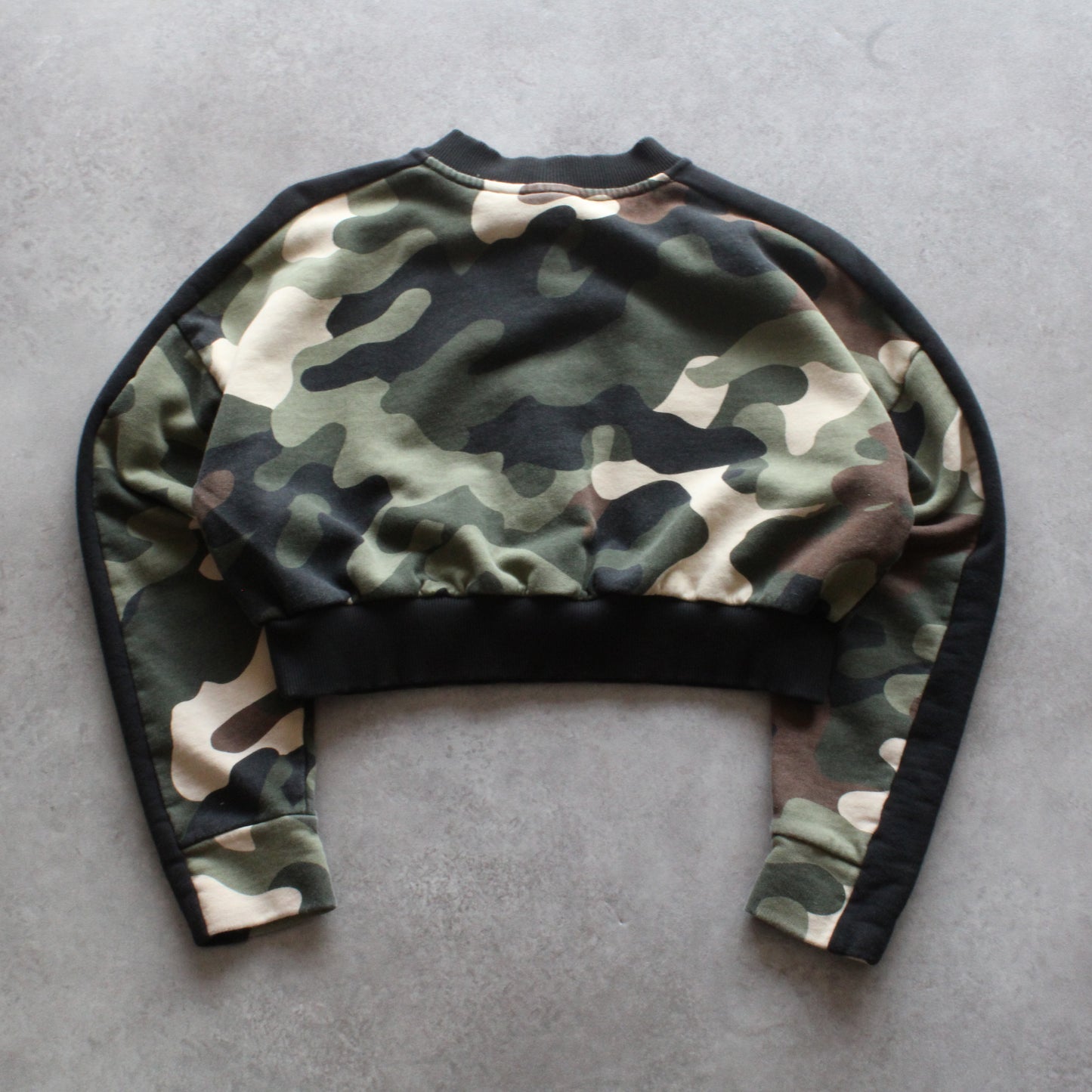 Puma Printed Cropped Sweater (Woman-M)